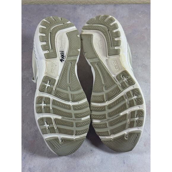 Brooks Adrenaline GTS 23 Womens 9 Wide Shoes Running White Sneaker 1203811D104 - Picture 5 of 15